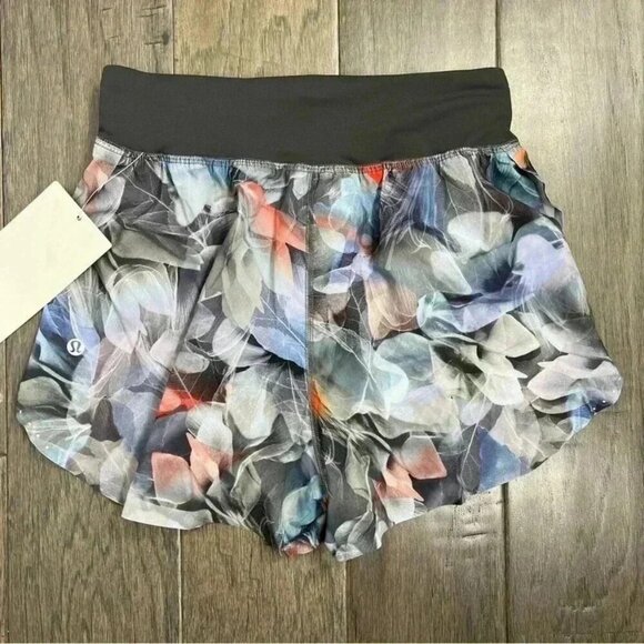 Lululemon NWT Fast and Free Reflective High-Rise Classic-Fit Short 3" - Picture 3 of 9